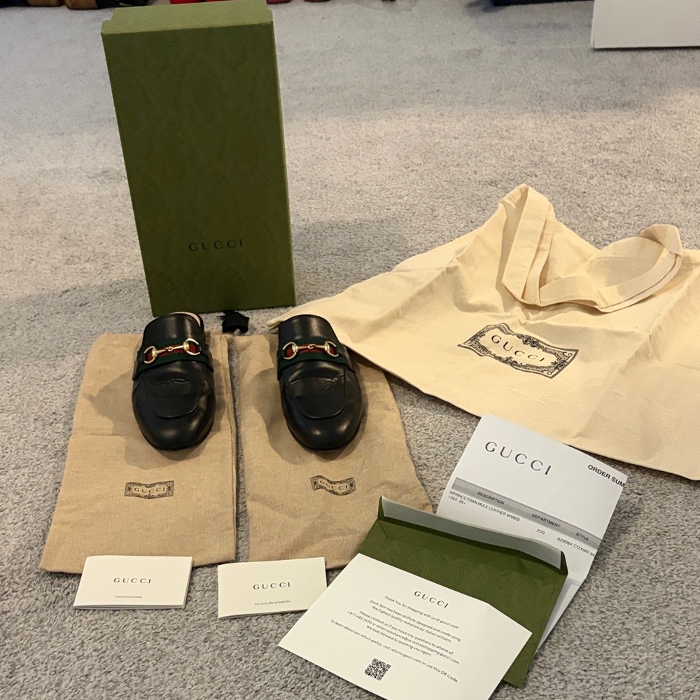 Gucci Black Leather Loafers with Gold Accent